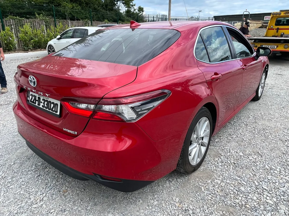 Toyota Camry 2022 very light damage - Image 4