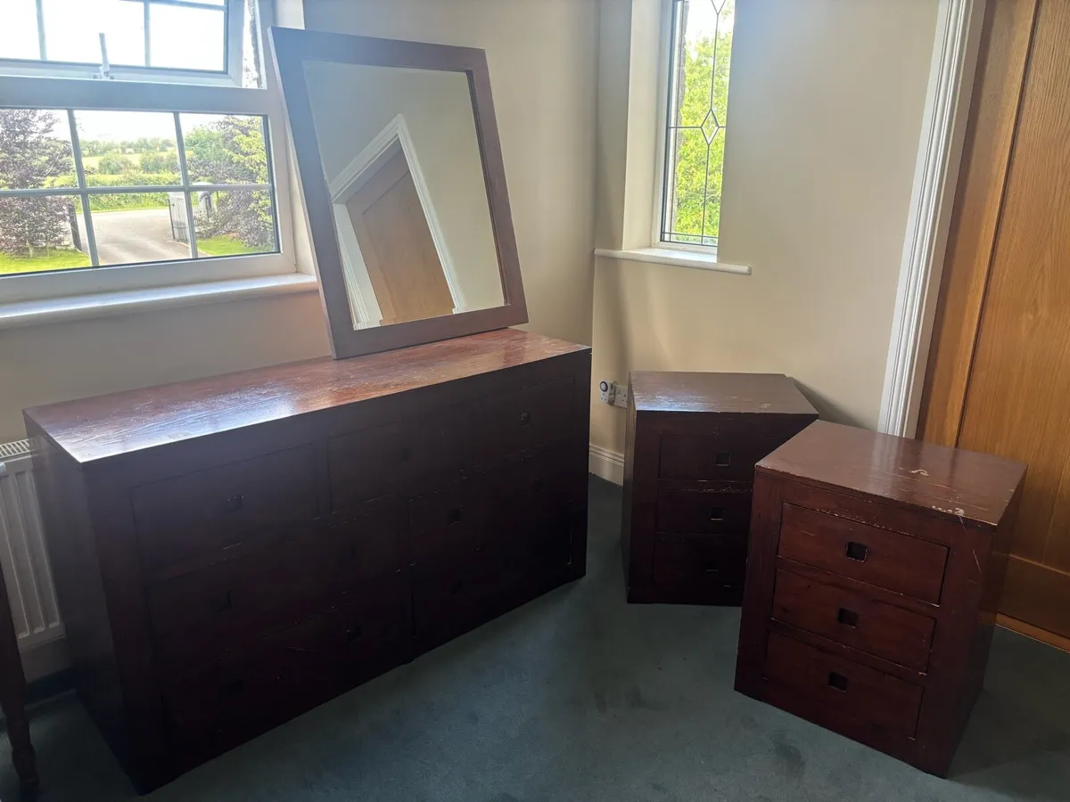 Dressing table, lockers and large mirror - Image 1