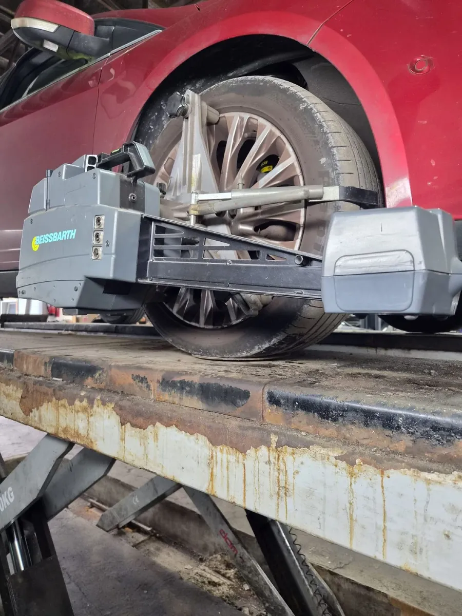Wheel aligment machine - Image 2