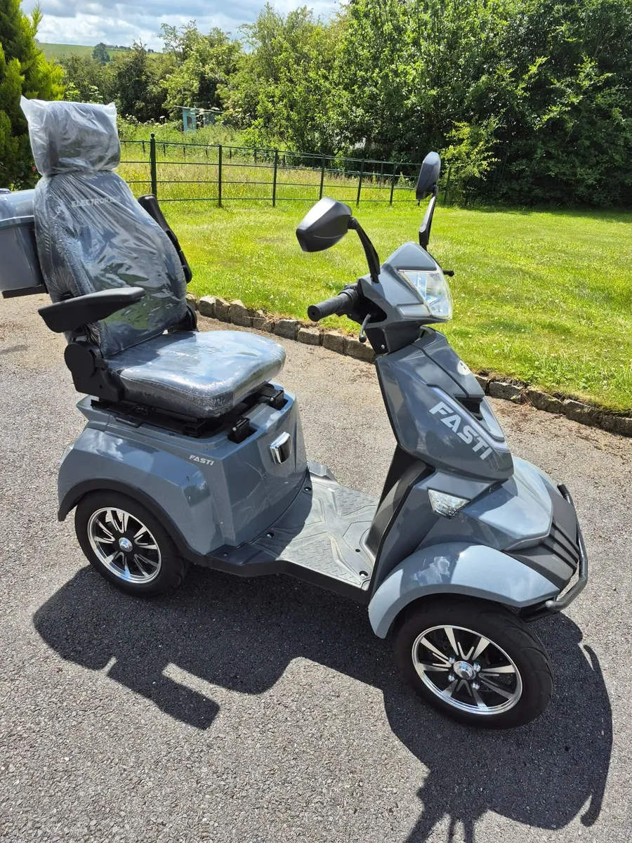 Mobility scooter - Image 1