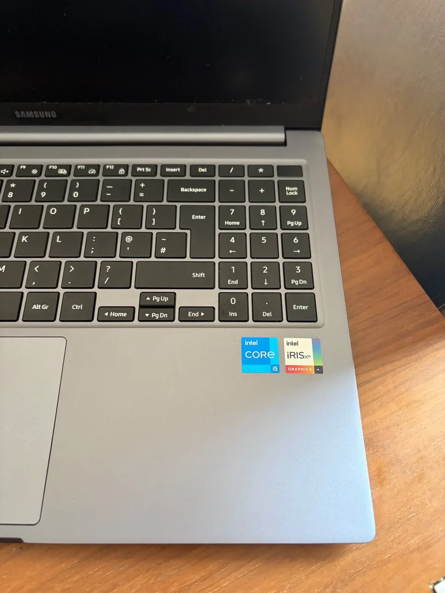 Samsung fe i5 8gb 256GB book 4 - Image 3