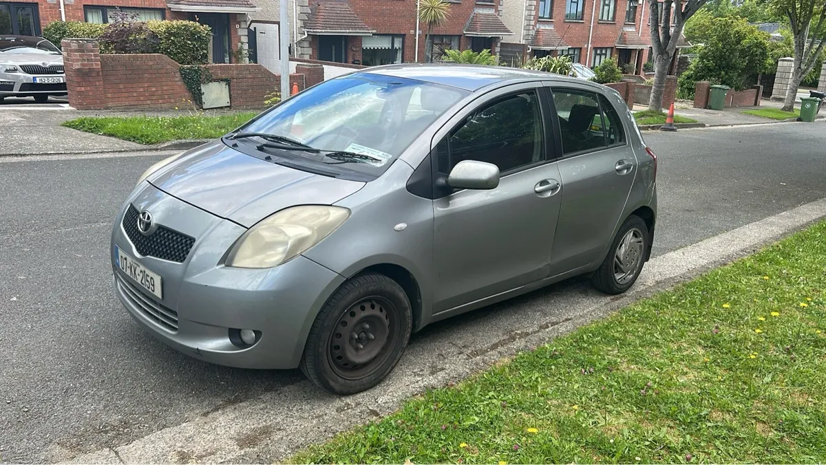 Toyota Yaris low miles - Image 3