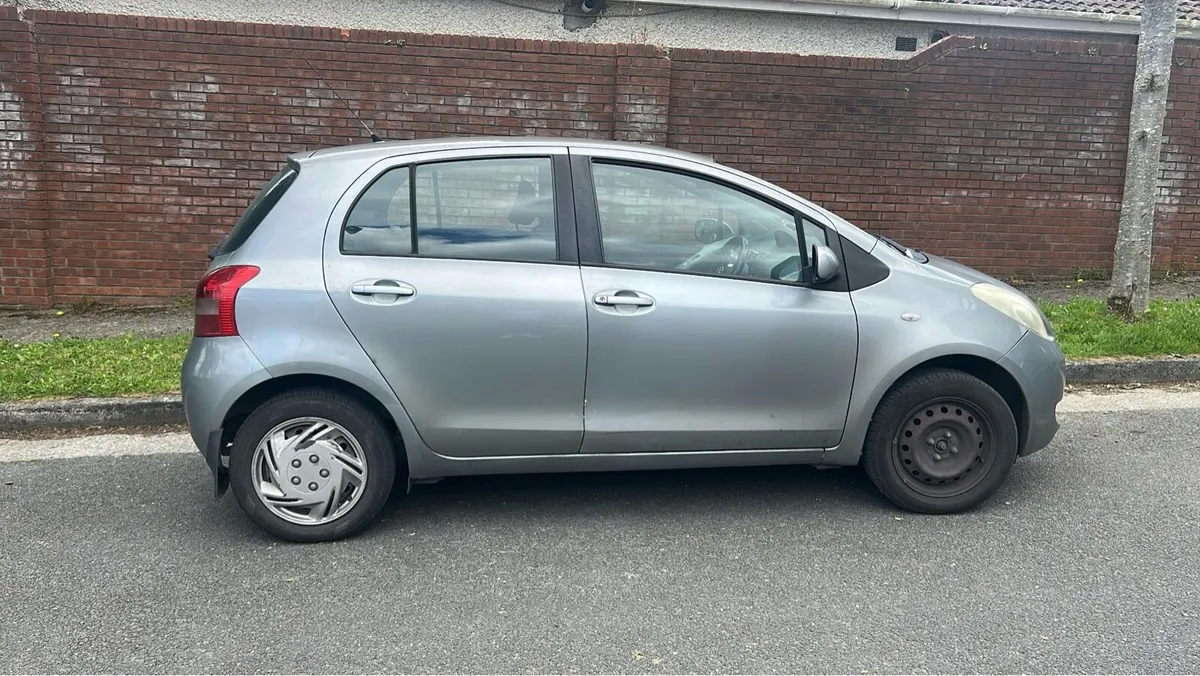 Toyota Yaris low miles - Image 2