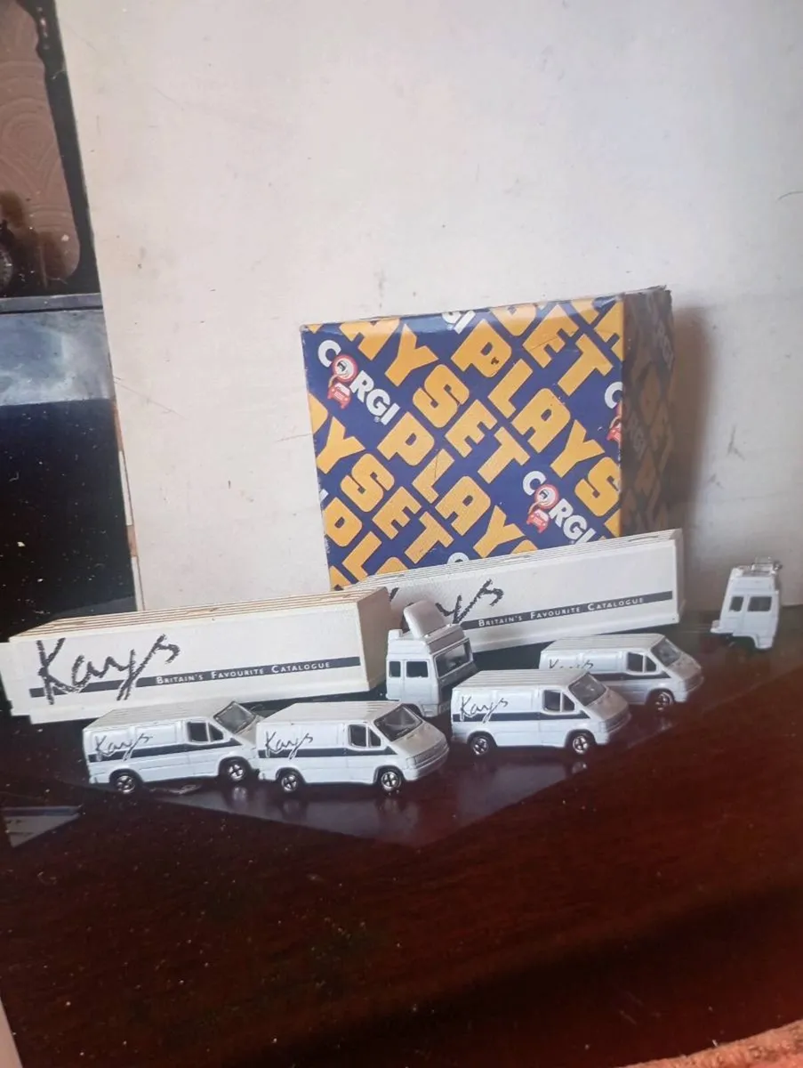 CORGI KEYS CATALOGUE DIE-CAST MODLE TRUCK,&VANS - Image 4