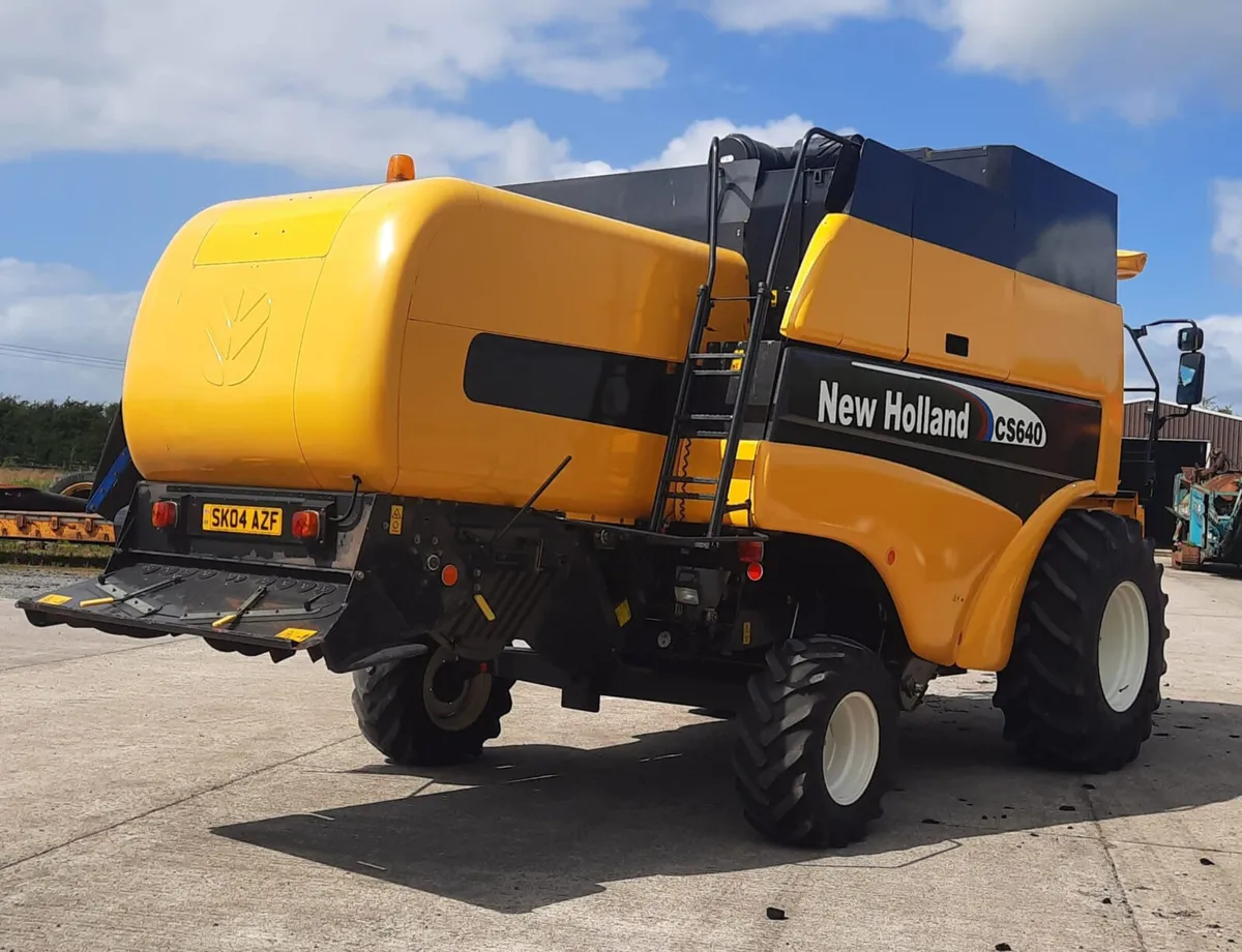 New holland CS640  combine - Image 4