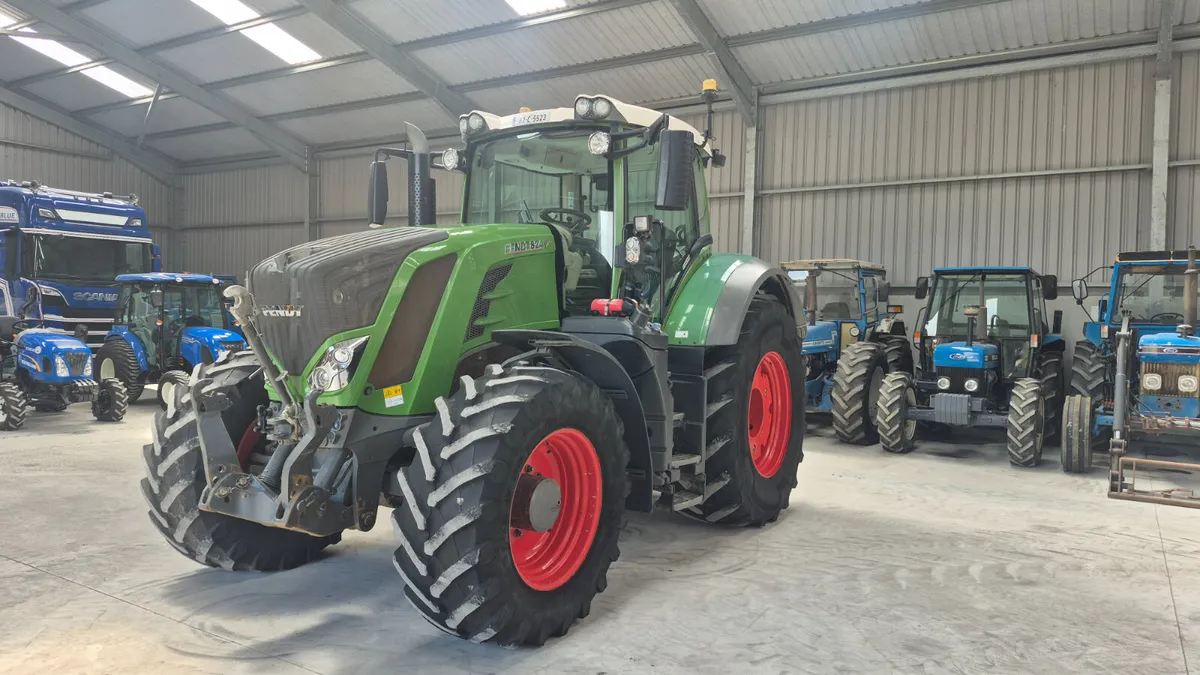 Fendt 824 - Image 1