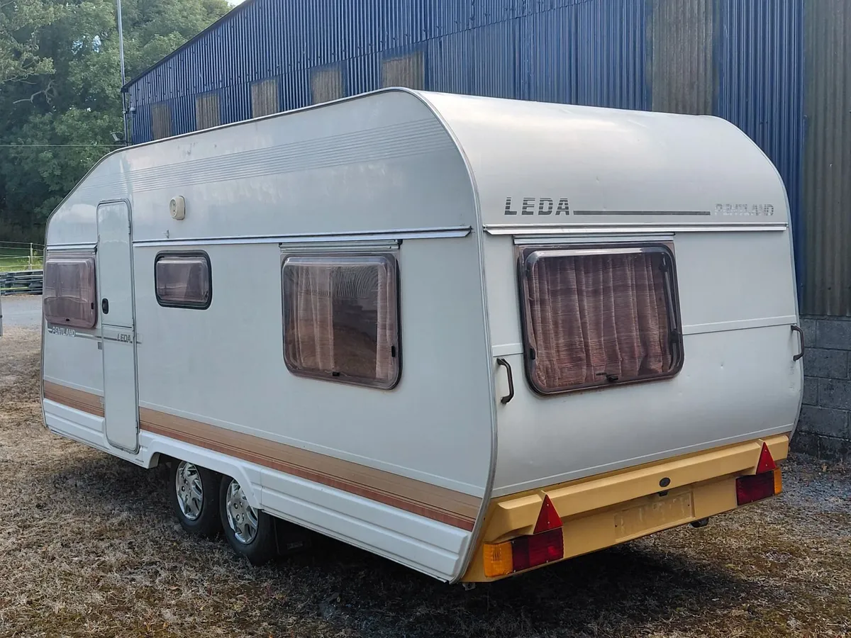Caravan - Image 4