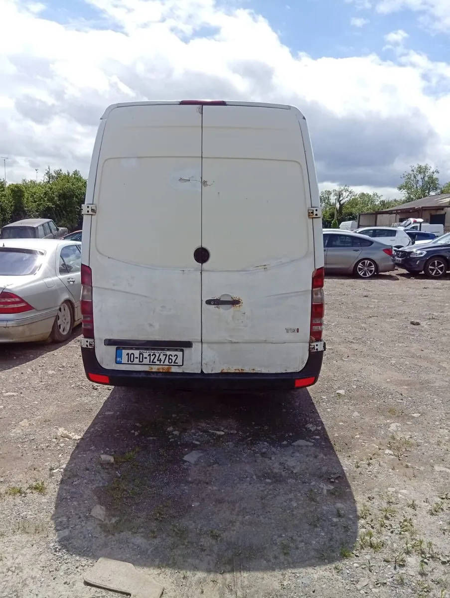 2010 mercedes sprinter - Image 3