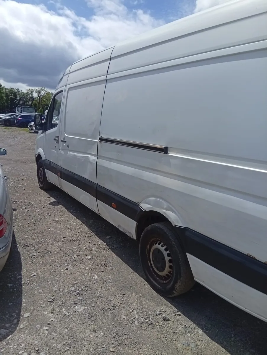 2010 mercedes sprinter - Image 4