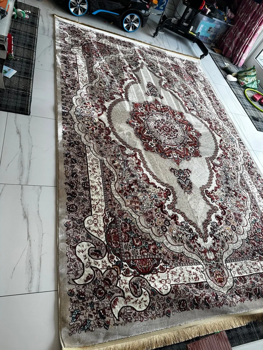 Persian-Style Rug – Cream & Red, Brand New Unused - Image 1