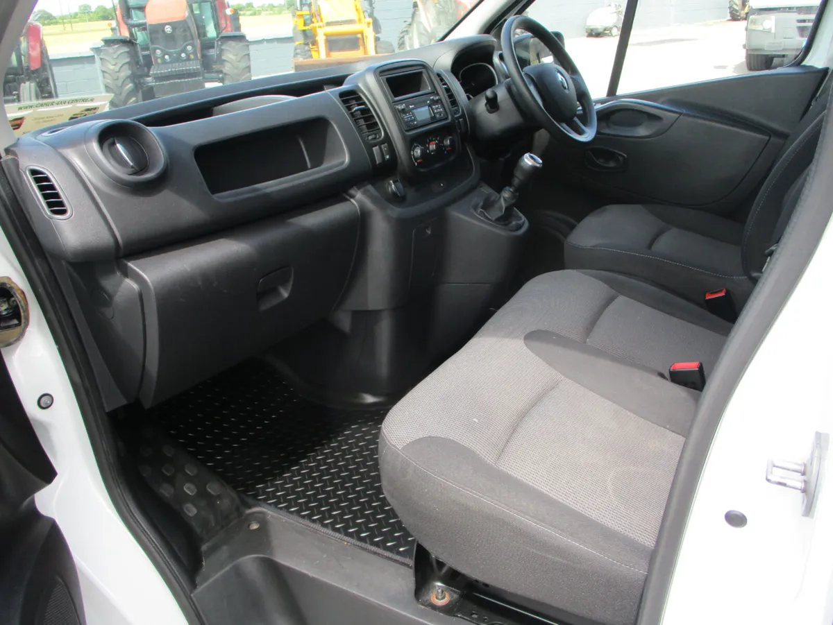 Renault Trafic 1.6 DCI - Image 3