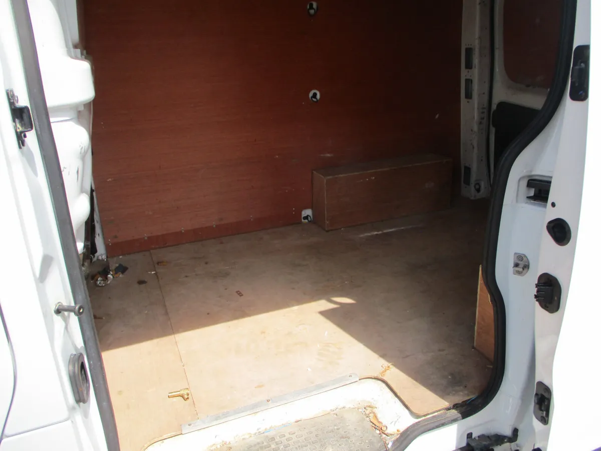 Renault Trafic 1.6 DCI - Image 4