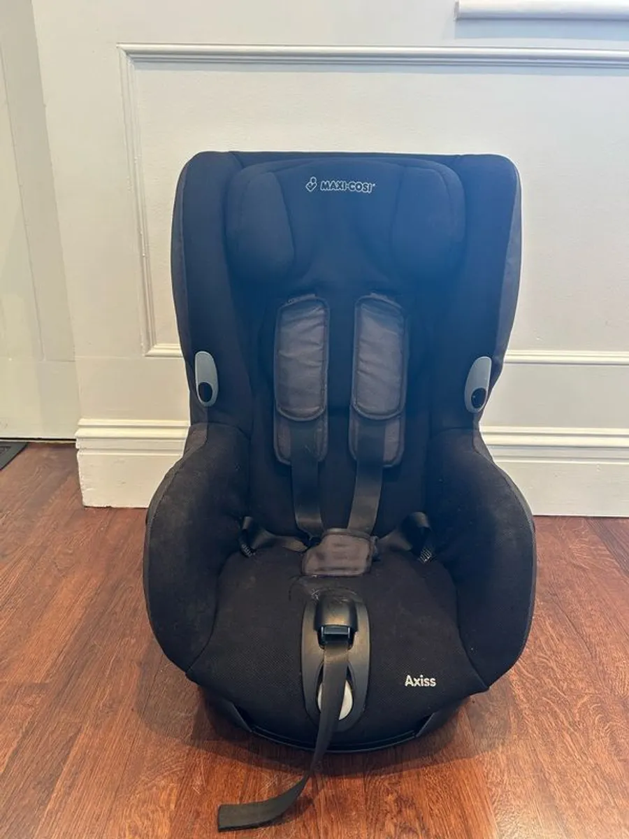 Maxi cosi axiss swivel car seat, age 9 months to 4 years - Image 2