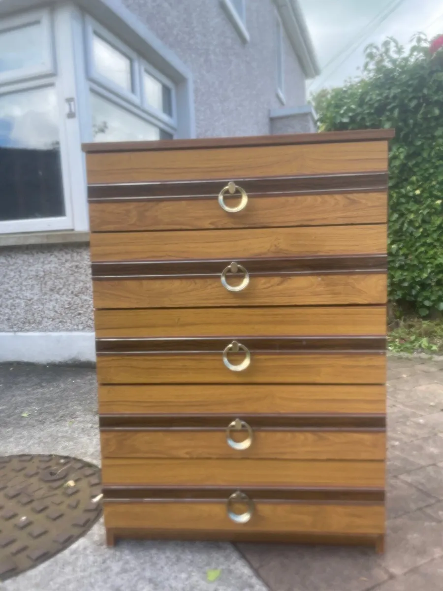 Chest of drawers - Image 1