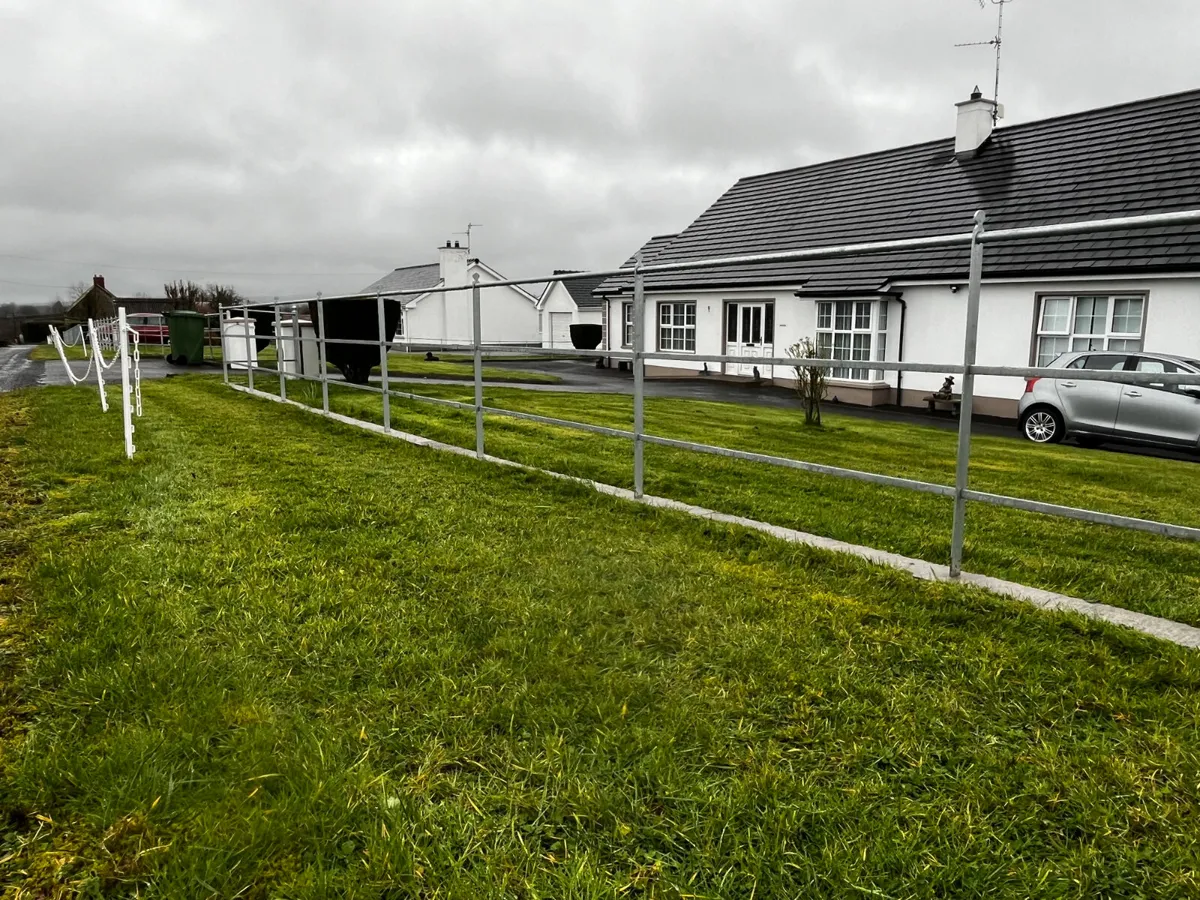 3 Bar Estate Fencing - Image 3