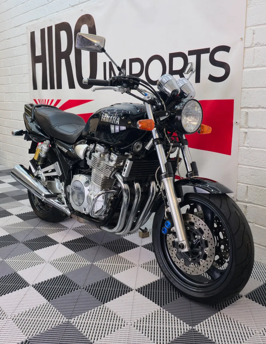 2000 Yamaha XJR1300 - Image 2
