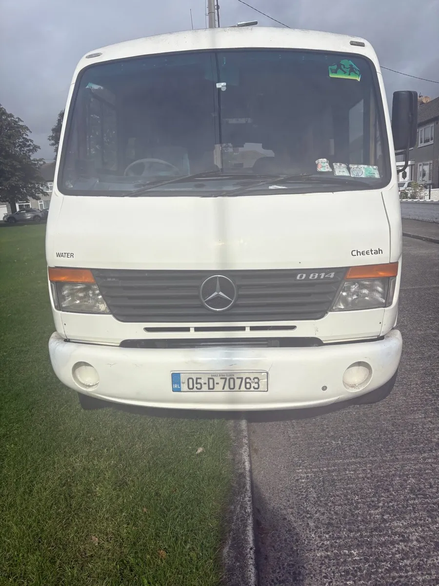 Mercedes mini bus - Image 1