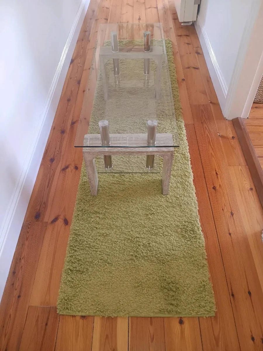 Coffee table with glass top - Image 1