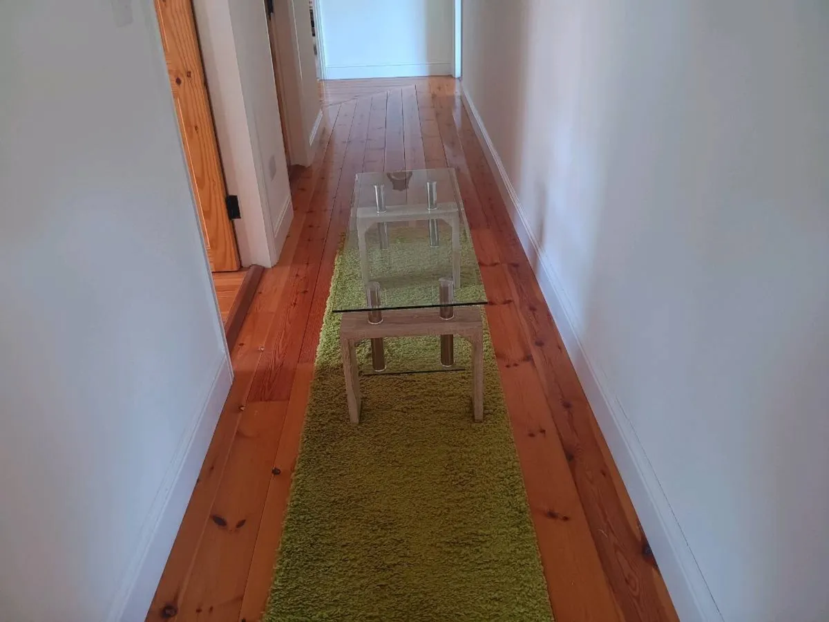 Coffee table with glass top - Image 2