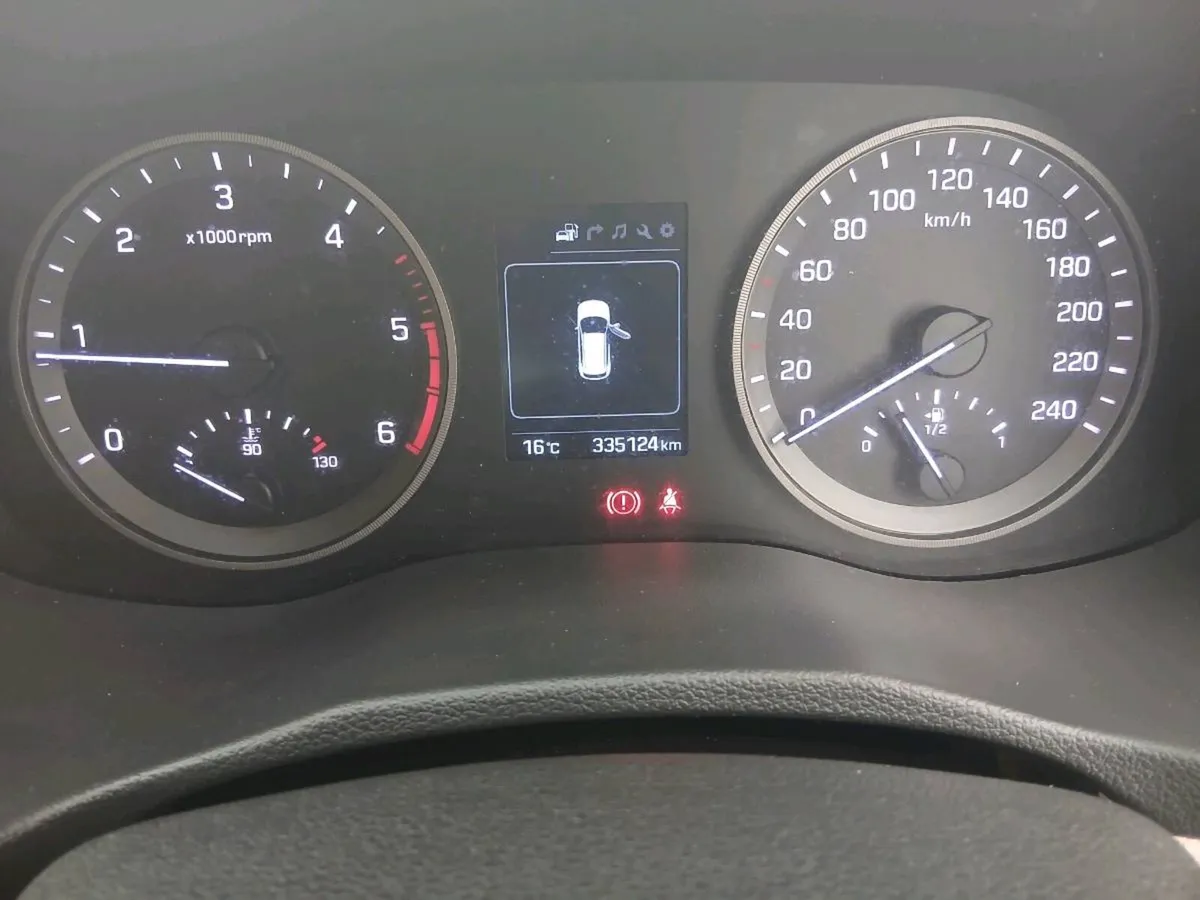Hyundai Tucson Executive 1.7D.. No Damage - Image 4