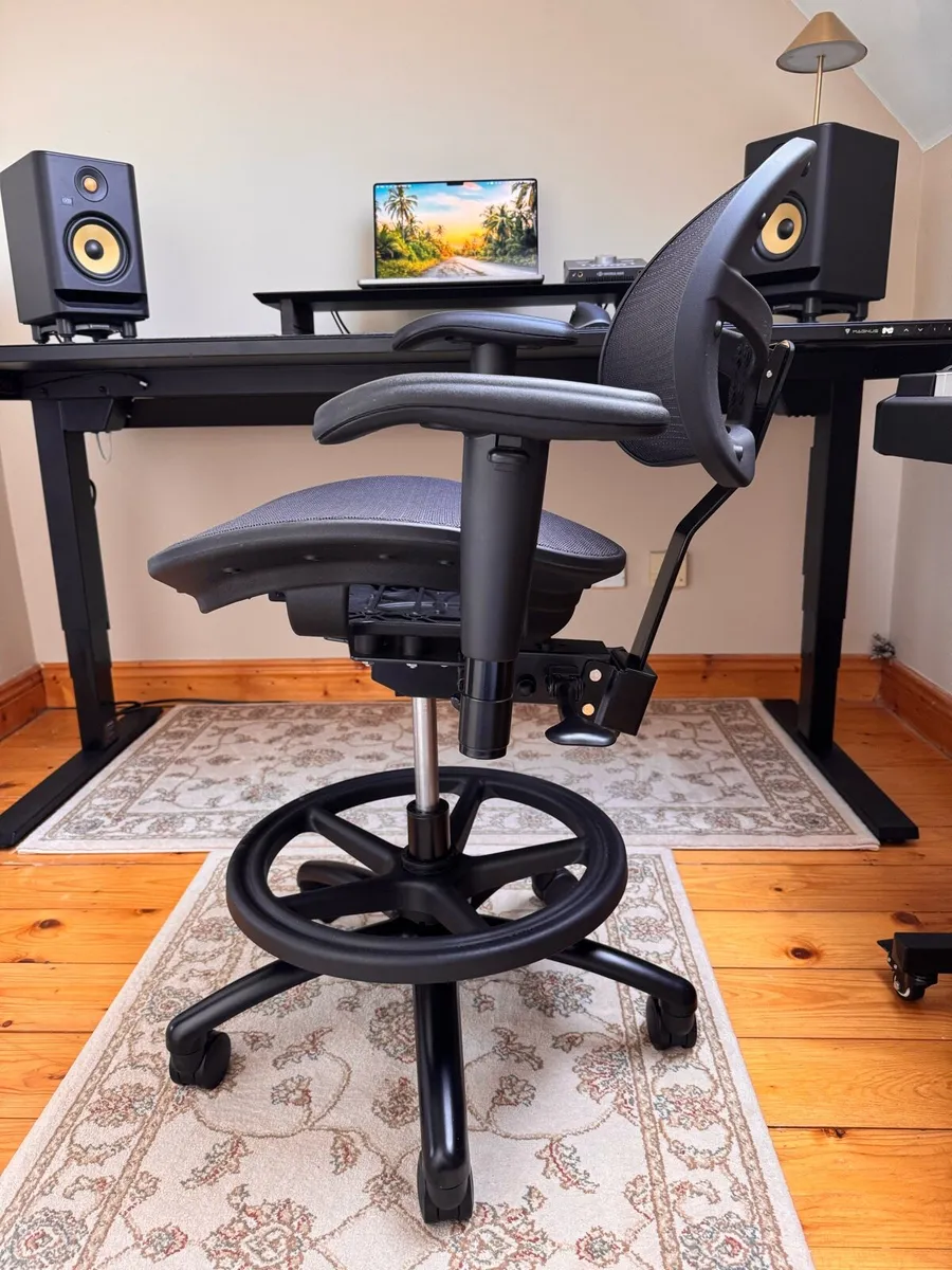 Stealth Pro Executive Audio Engineer Chair - Image 4