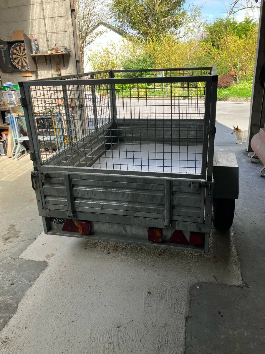 Trailer - Image 1