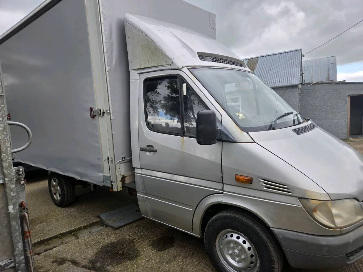 Sprinter curtainsider - Image 2