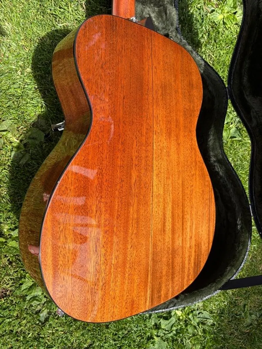 Martin 00018 - Image 2