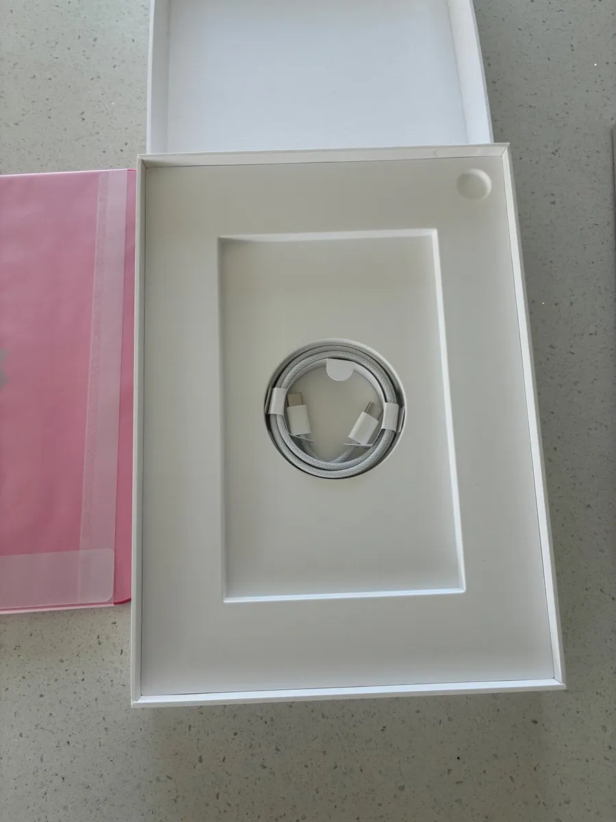 Apple IPad 11 Pink - Image 3