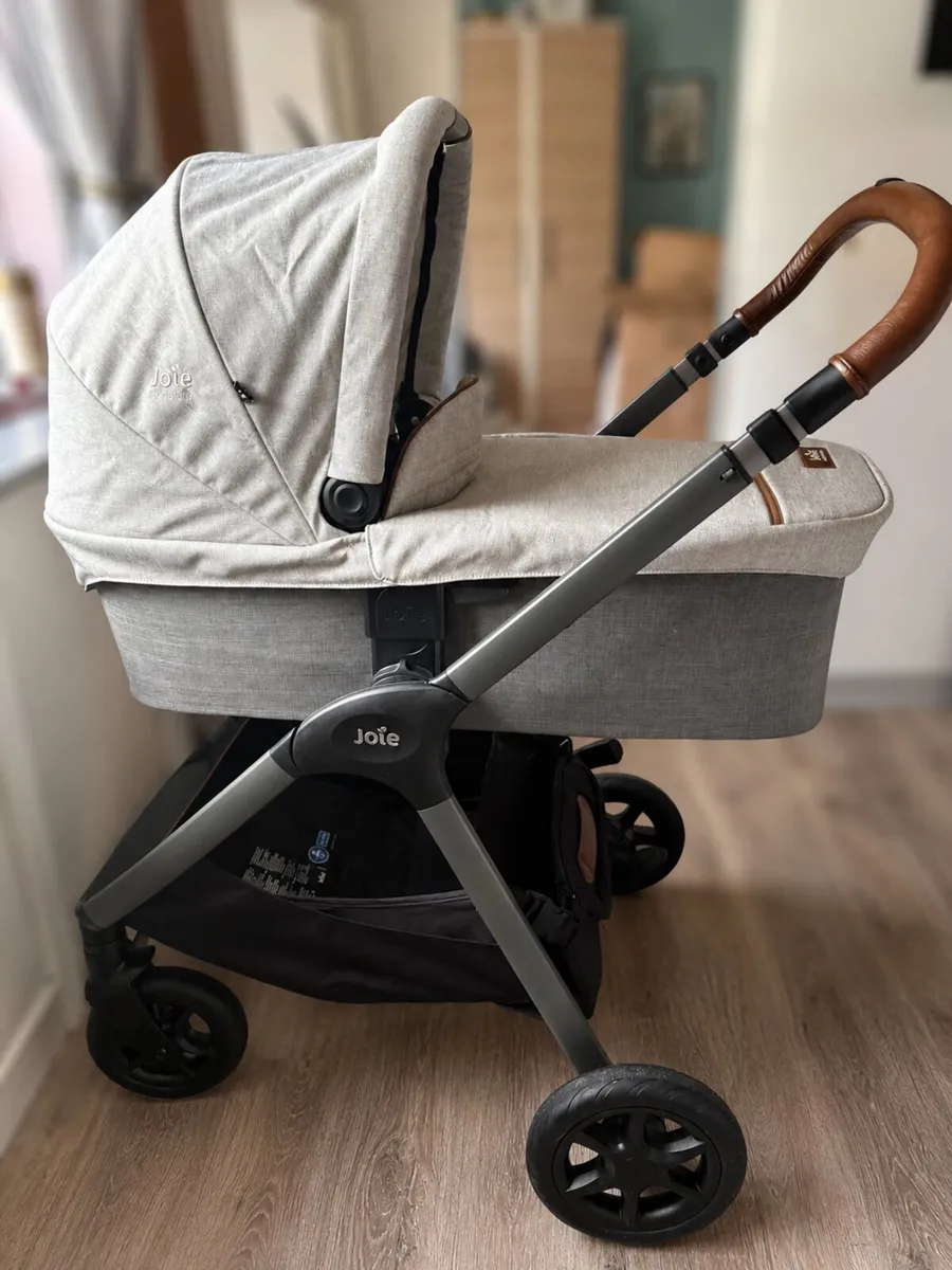 2 in 1 Joie Signature Buggie/Pram System - Image 2