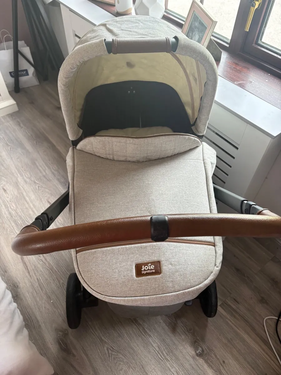 2 in 1 Joie Signature Buggie/Pram System - Image 4