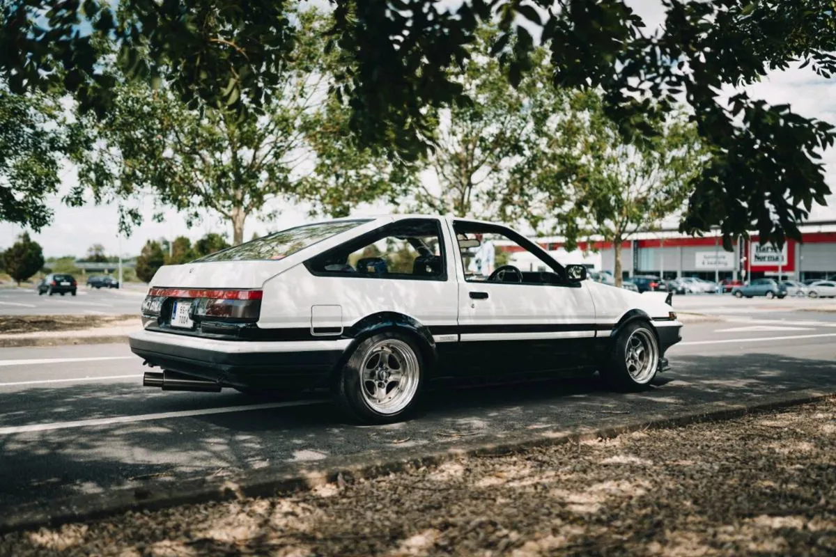 AE86 Toyota Sprinter Trueno - Image 4