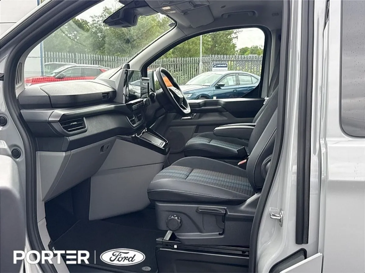 Ford Transit Custom *DCIV* *PHEV* *SPORT* 320L - Image 4