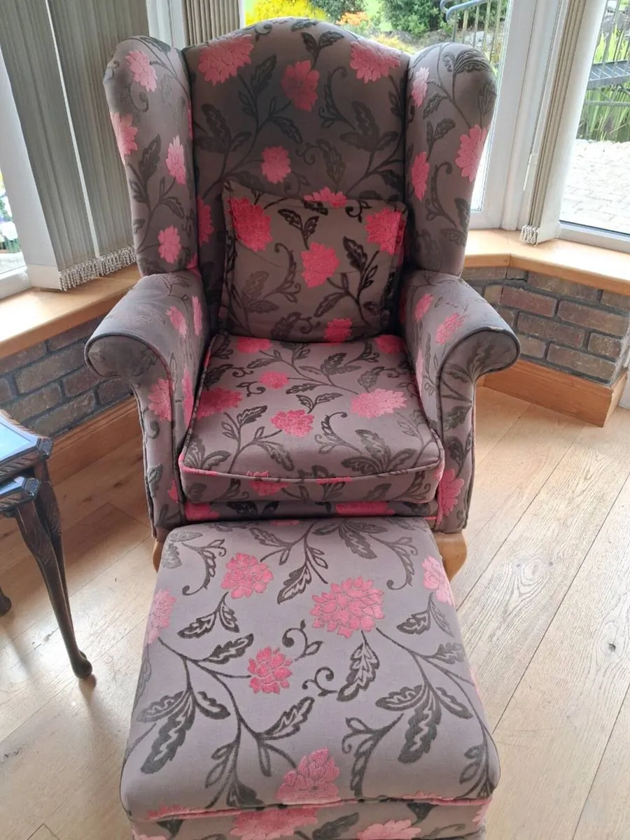 Queen Ann Chair & puff - Image 1