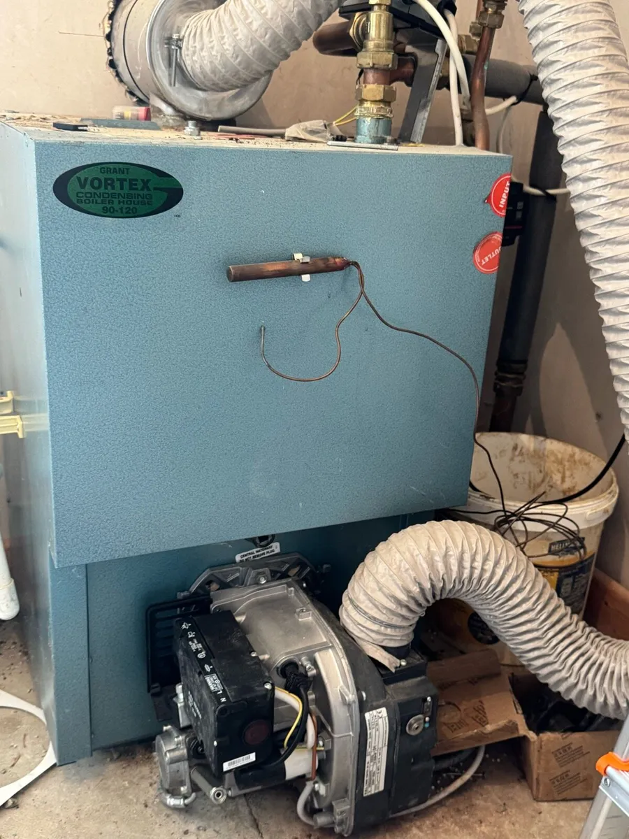 Vortex Grant Boiler and 1,000 ltr tank - Image 1