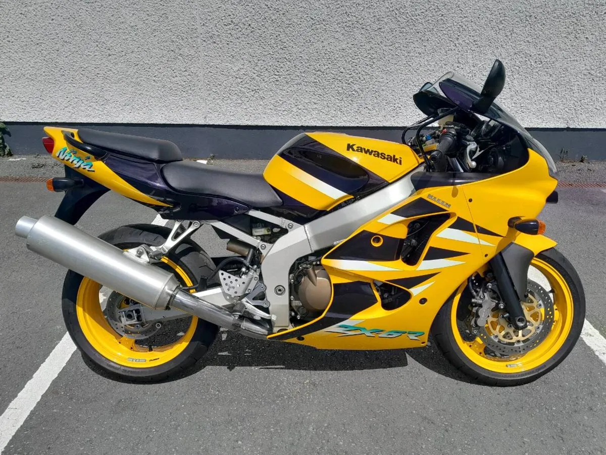 Kawasaki Zx6r 2001 MINT - Image 1