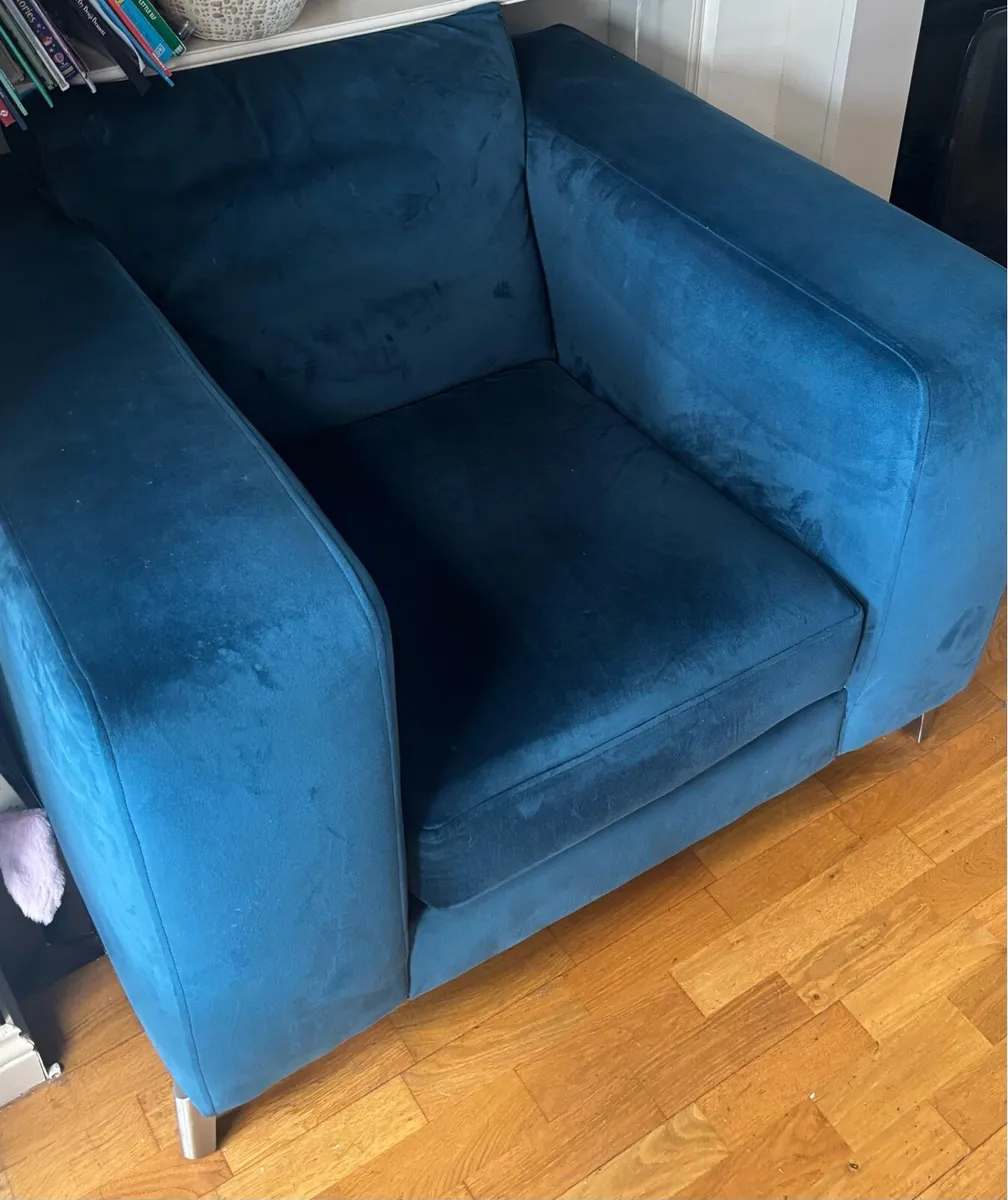 L shaped velvet couch and armchair - Image 3