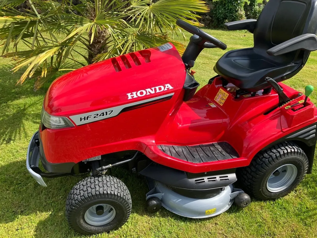 RIDE ON LAWNMOVER HONDA HF 2417 - Image 1
