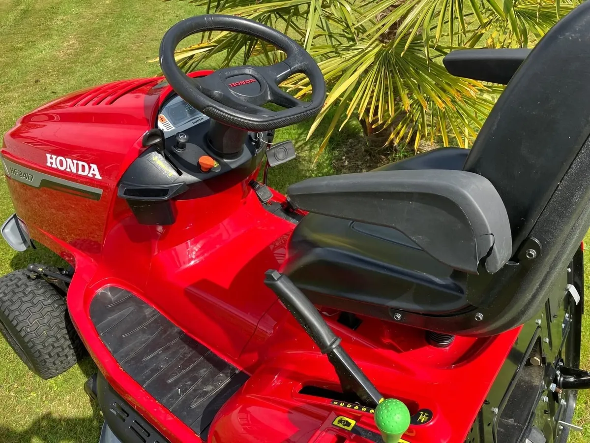 RIDE ON LAWNMOVER HONDA HF 2417 - Image 4