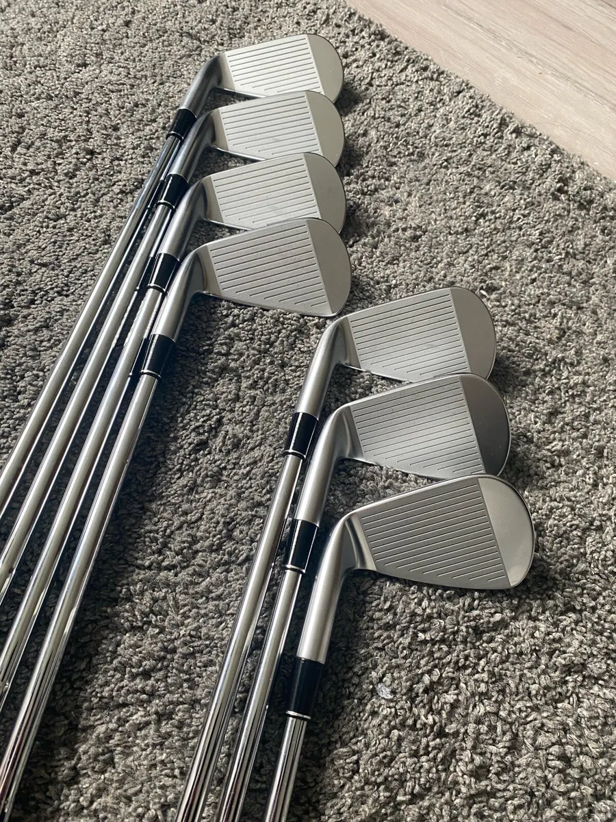 As New Srixon ZXi5 4-PW (DG Tour issue) - Image 2