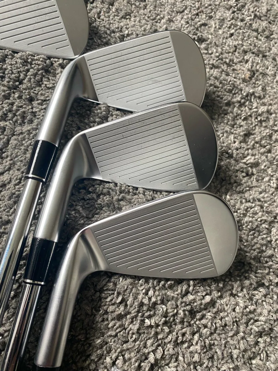 As New Srixon ZXi5 4-PW (DG Tour issue) - Image 4