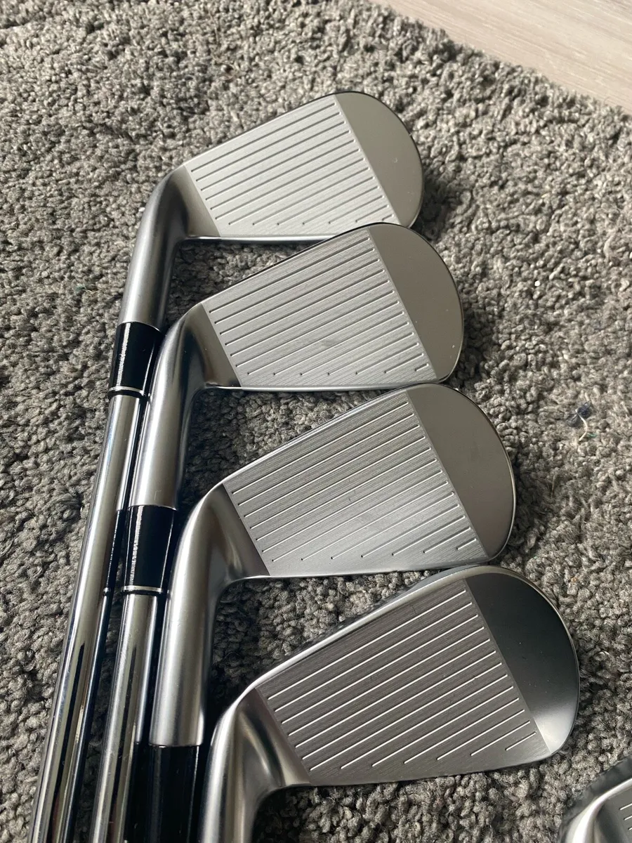 As New Srixon ZXi5 4-PW (DG Tour issue) - Image 3