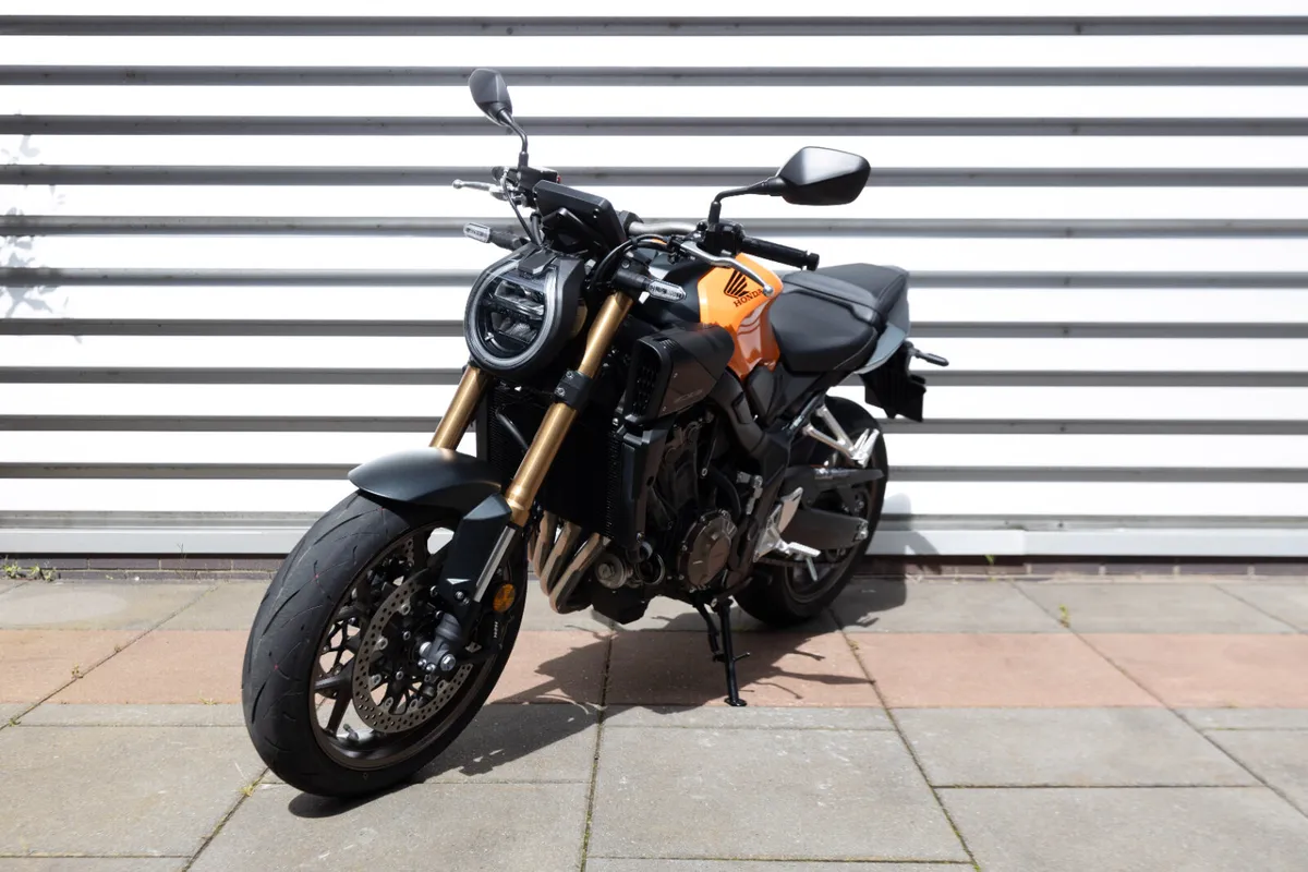 HONDA CB650R *Ex-Demo* 261 - Image 2