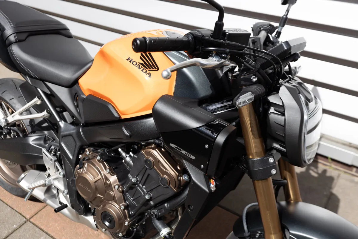 HONDA CB650R *Ex-Demo* 261 - Image 3
