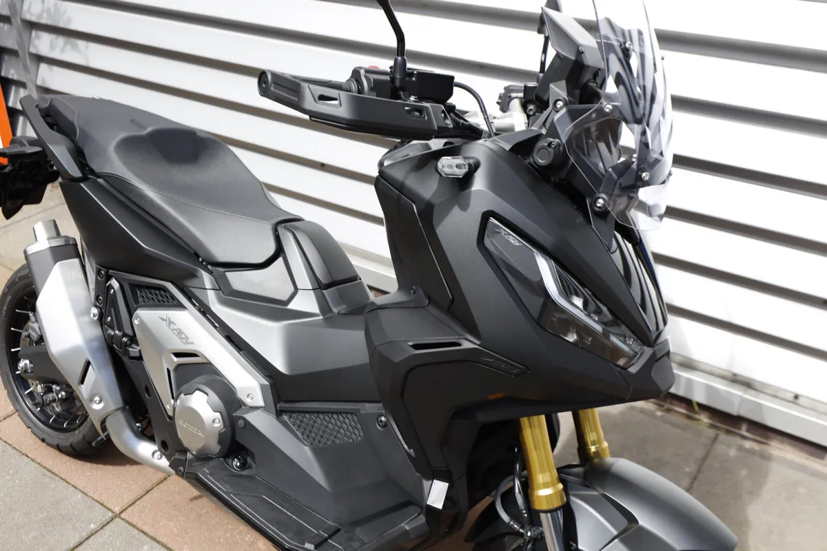 HONDA X-ADV *Ex-Demo* 261 - Image 3