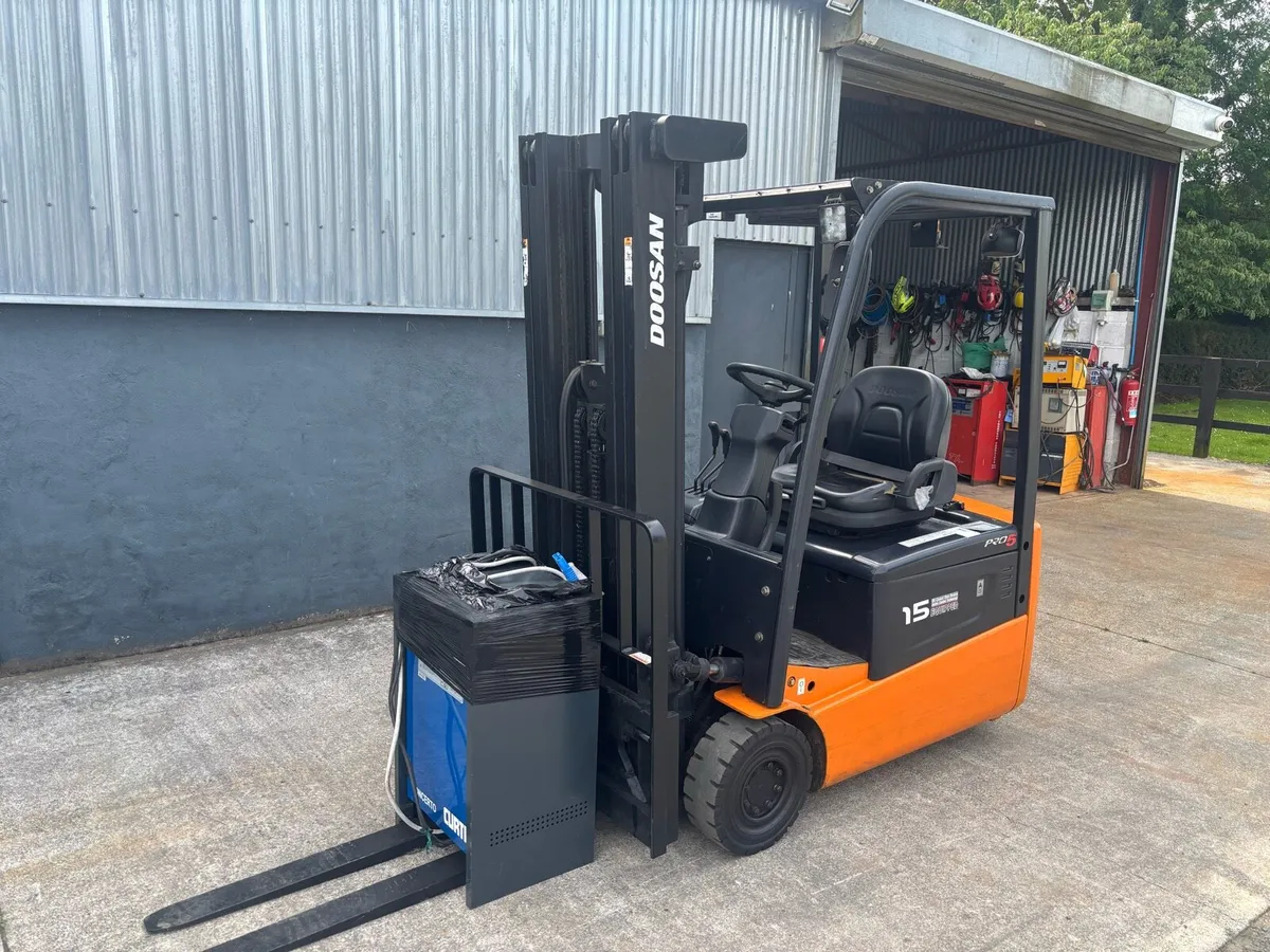 Forklift - Image 2