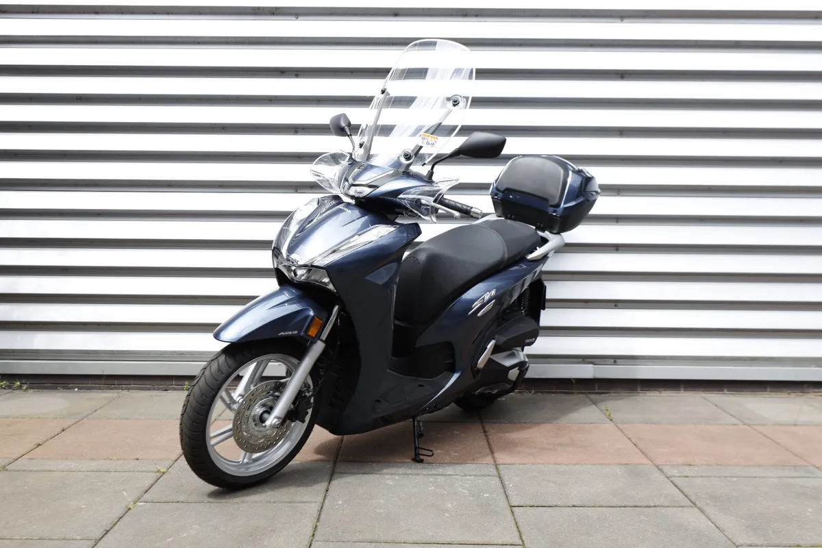 HONDA SH350I *Ex-Demo* 261 - Image 2
