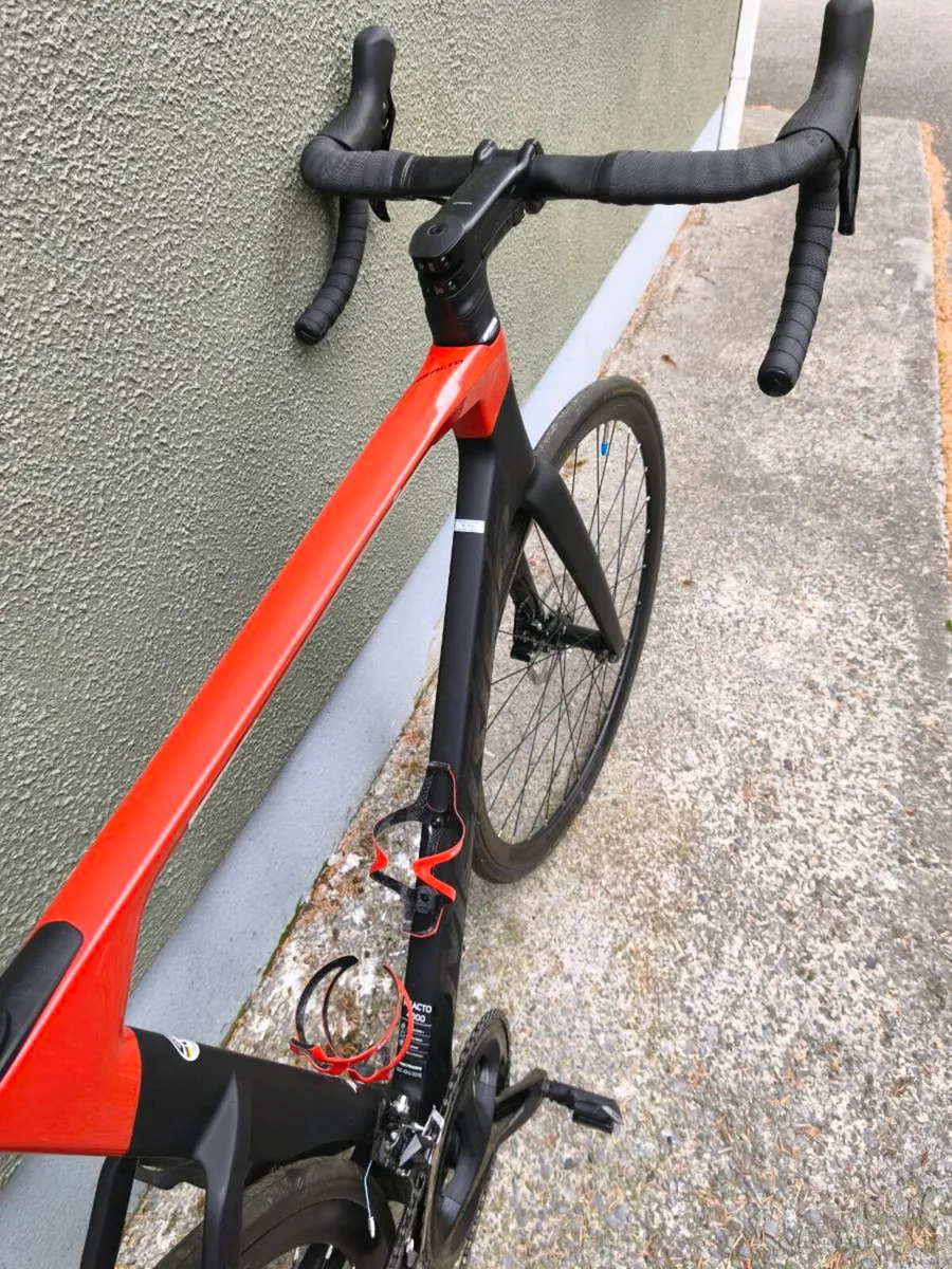 Merida Reacto 4000 Carbon Aero Road Bike - Image 3