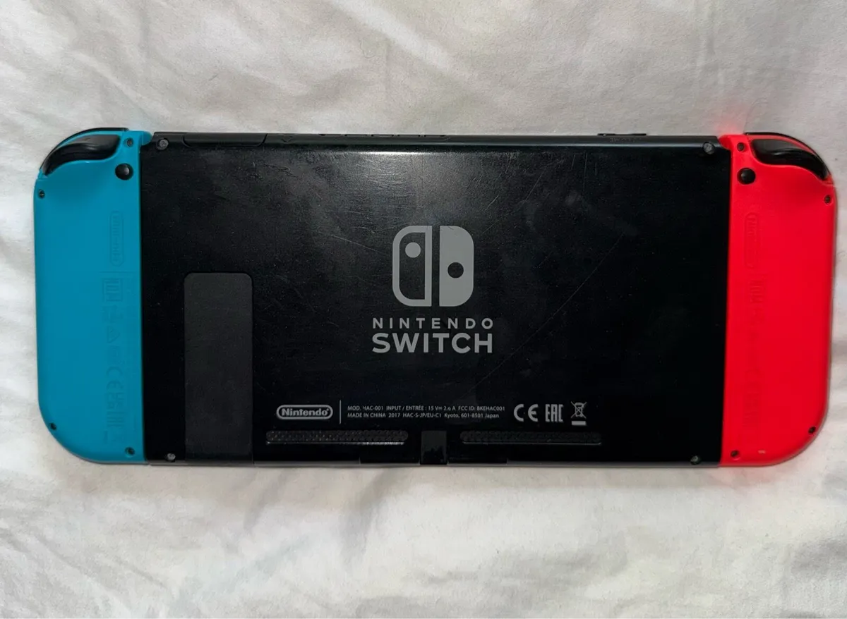 Nintendo Switch - Image 3