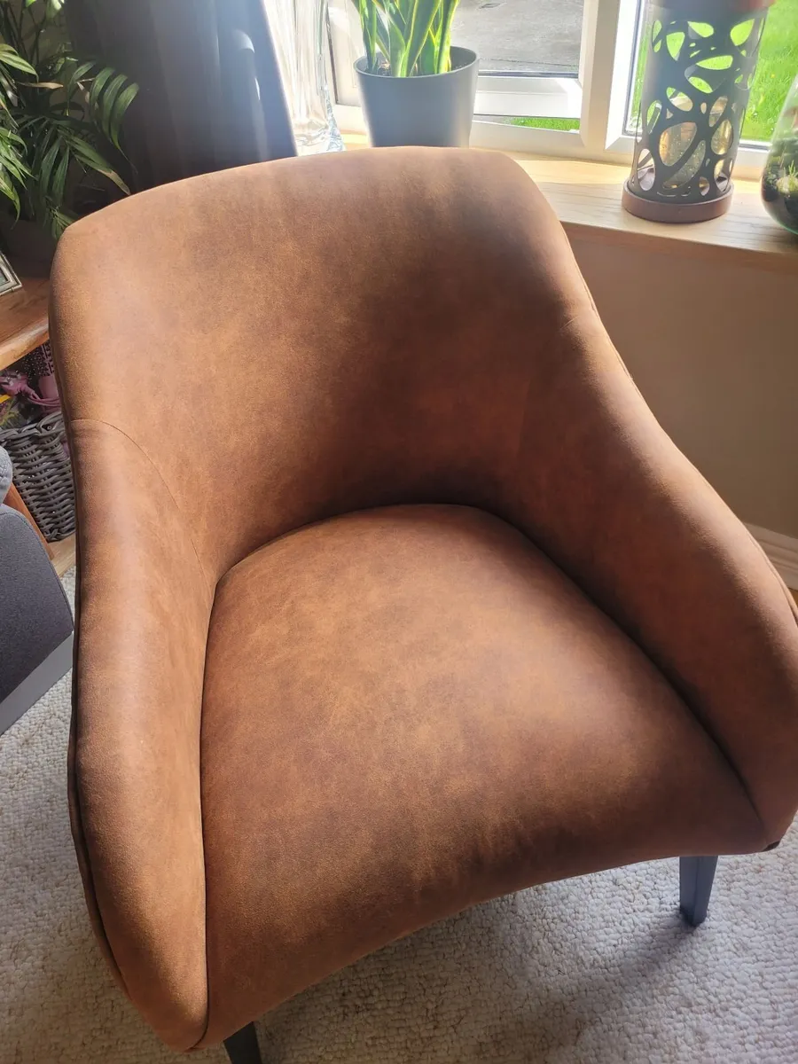 Modern leather chair NEW - Image 1